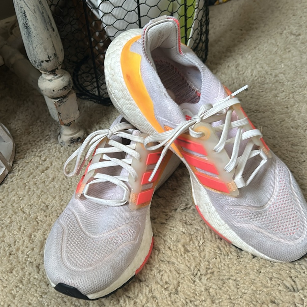 ADIDAS ULTRABOOSTS RUNNING TRAINERS ALUMINIUM BEAM ORANGE size 9